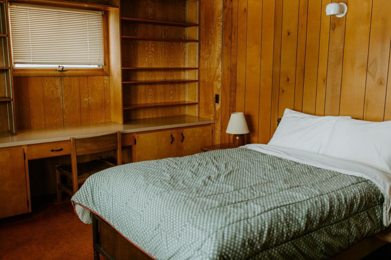 Silver Rapids Lodge & Campground Ely Exterior photo